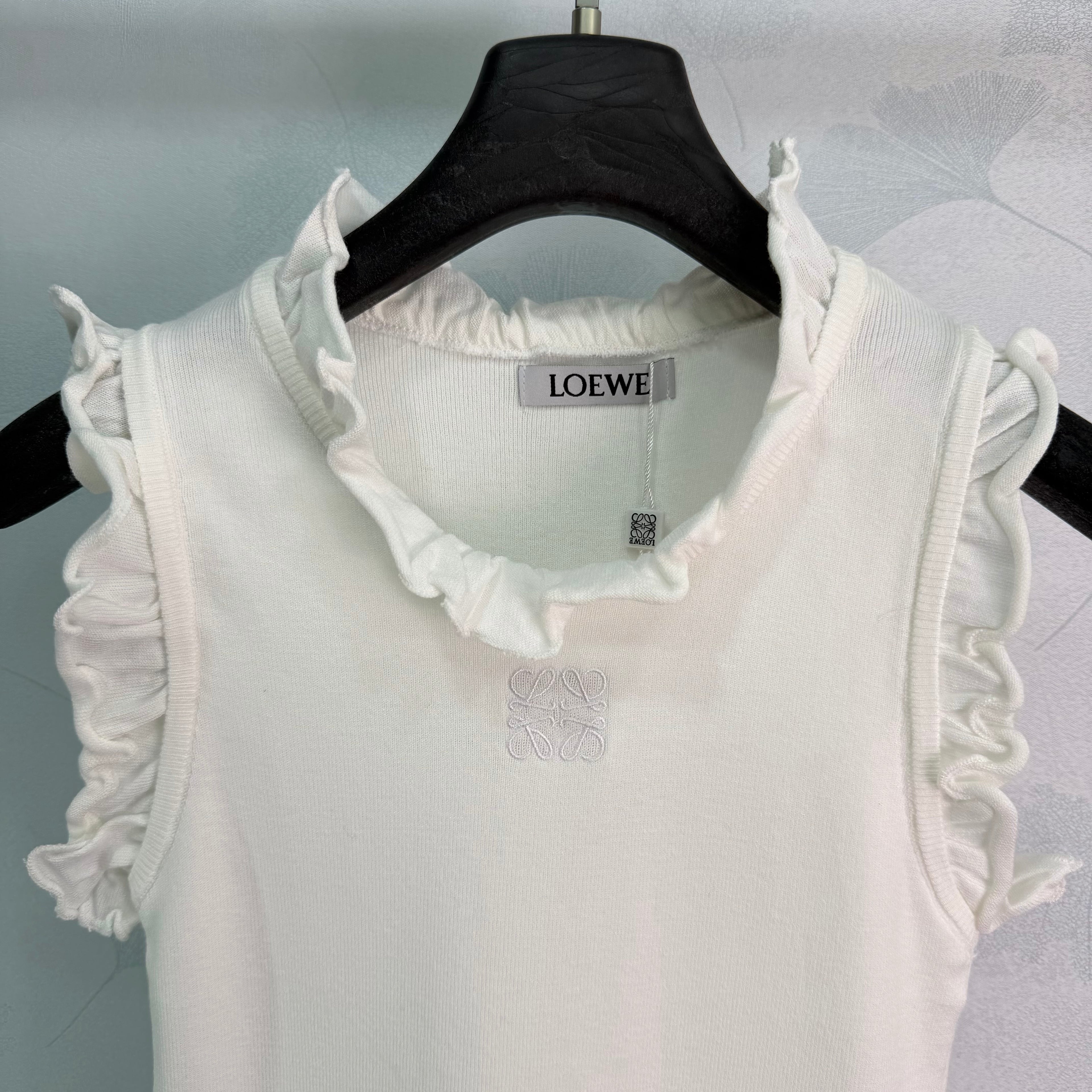 26 New White Ruffled Sleeveless Vest