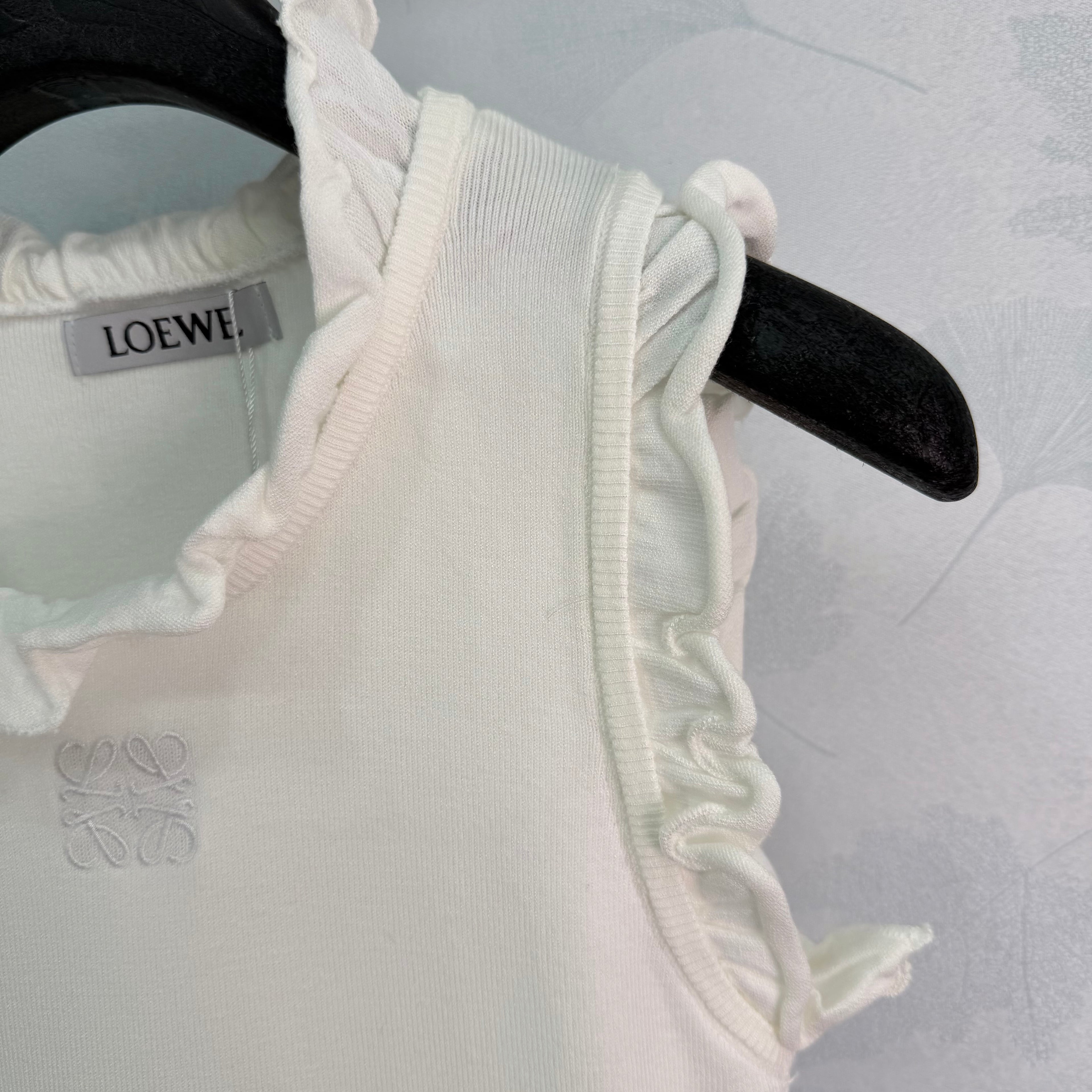 26 New White Ruffled Sleeveless Vest