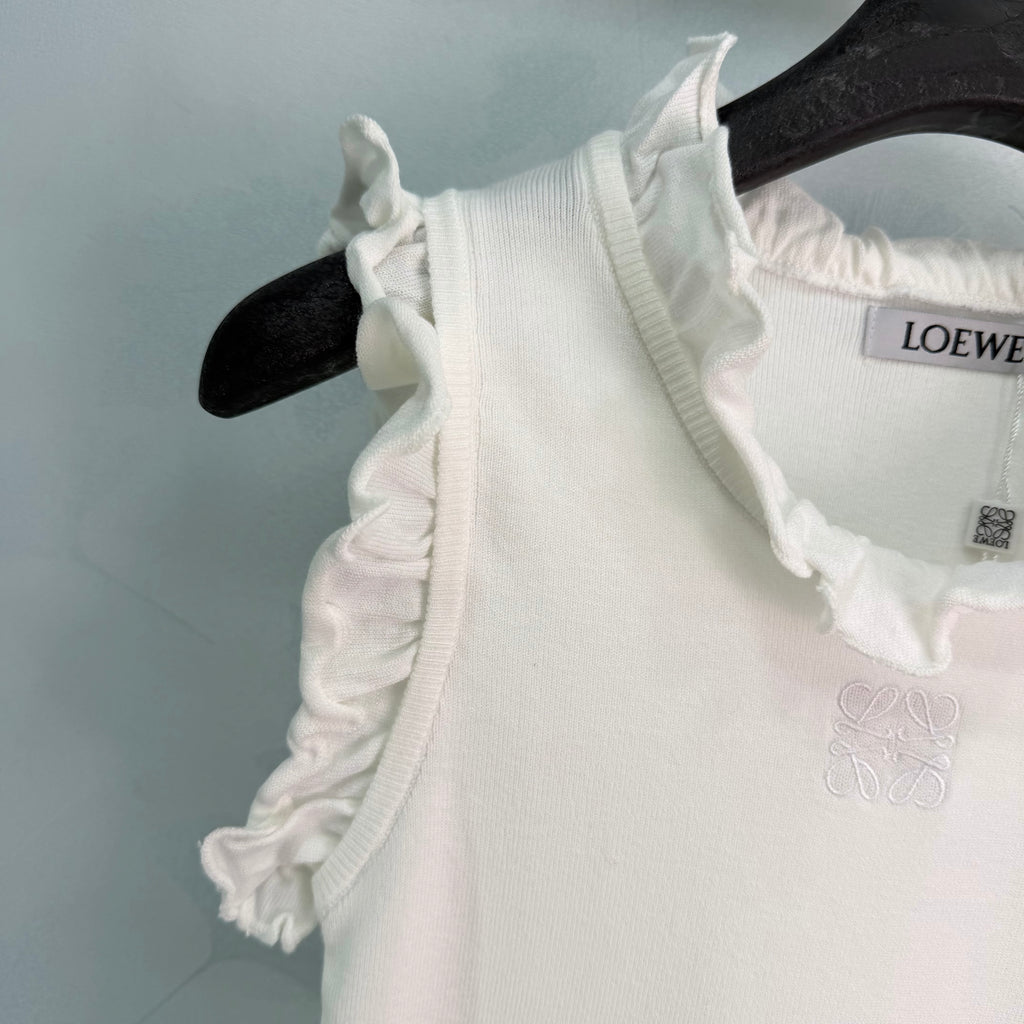 26 New White Ruffled Sleeveless Vest