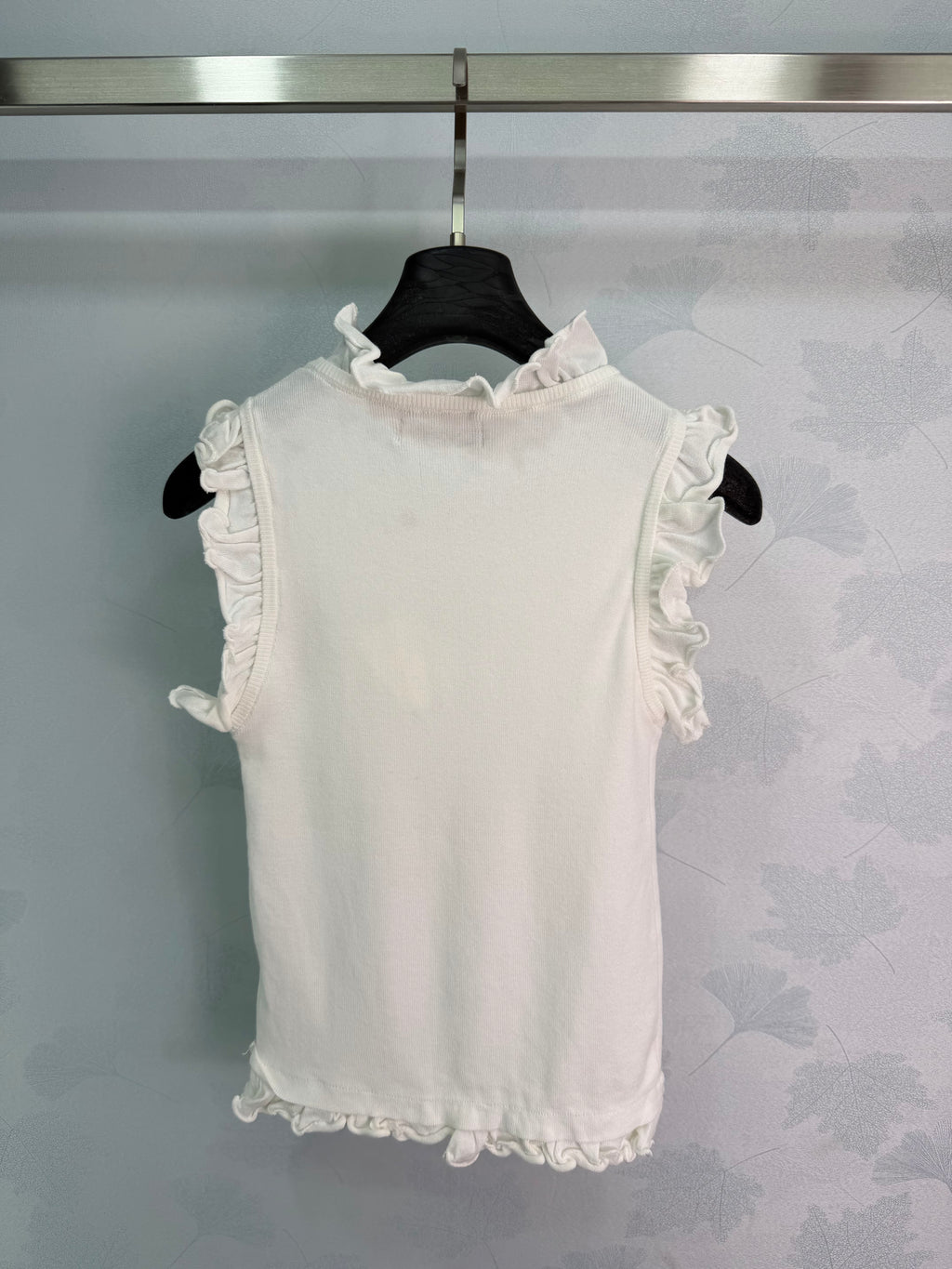 26 New White Ruffled Sleeveless Vest