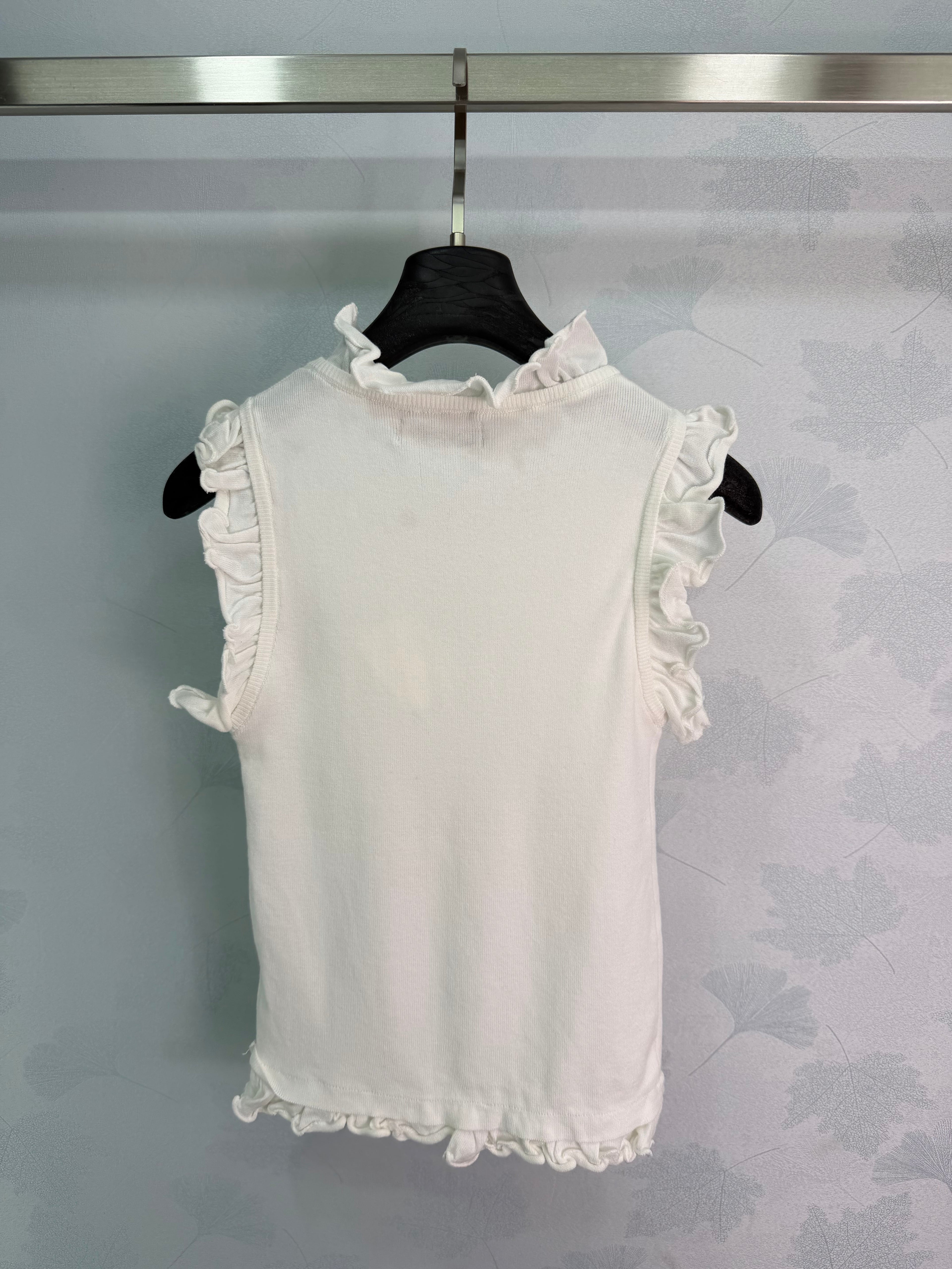 26 New White Ruffled Sleeveless Vest