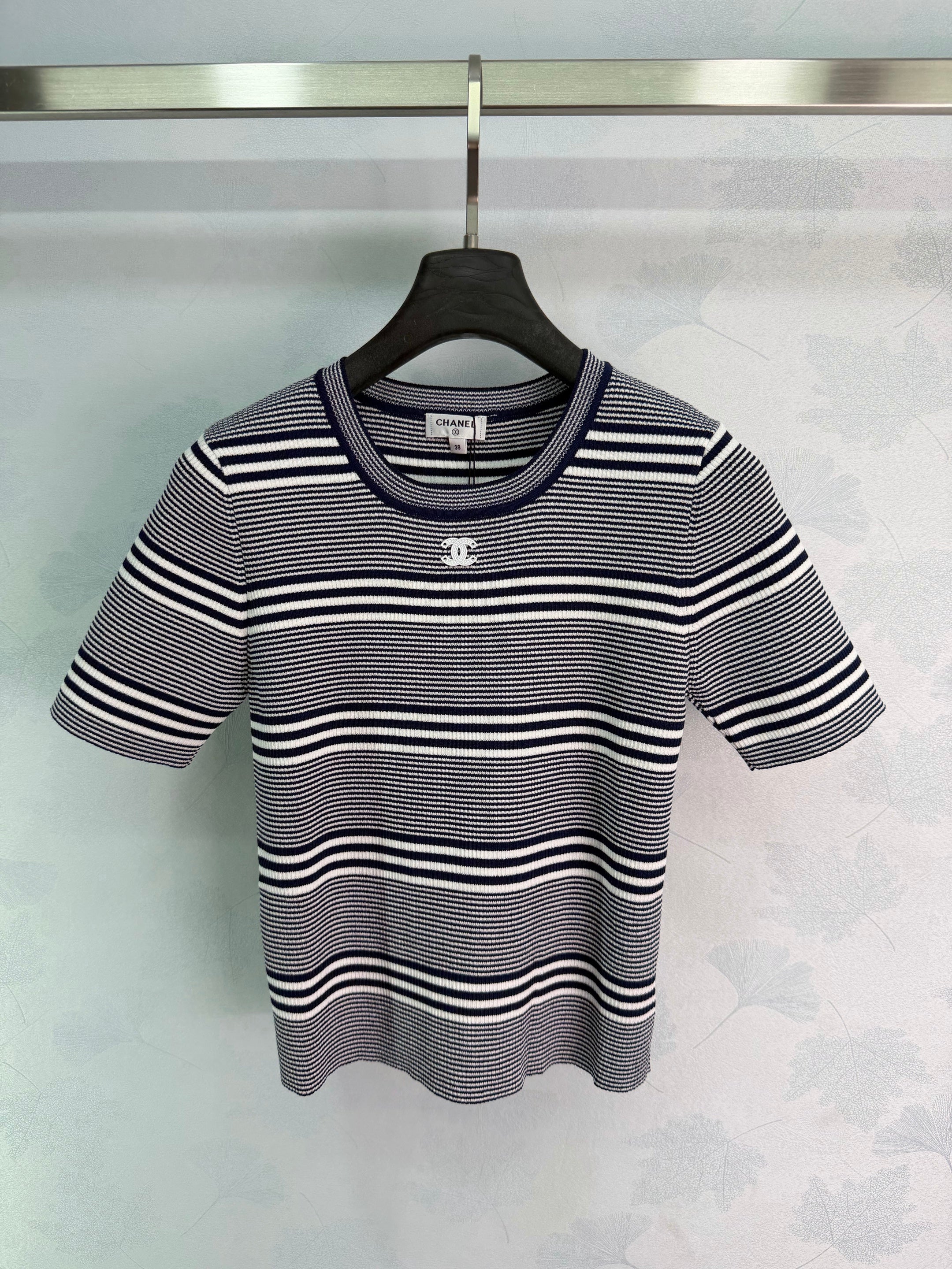 26 New Striped Knit Short-Sleeve T-Shirt