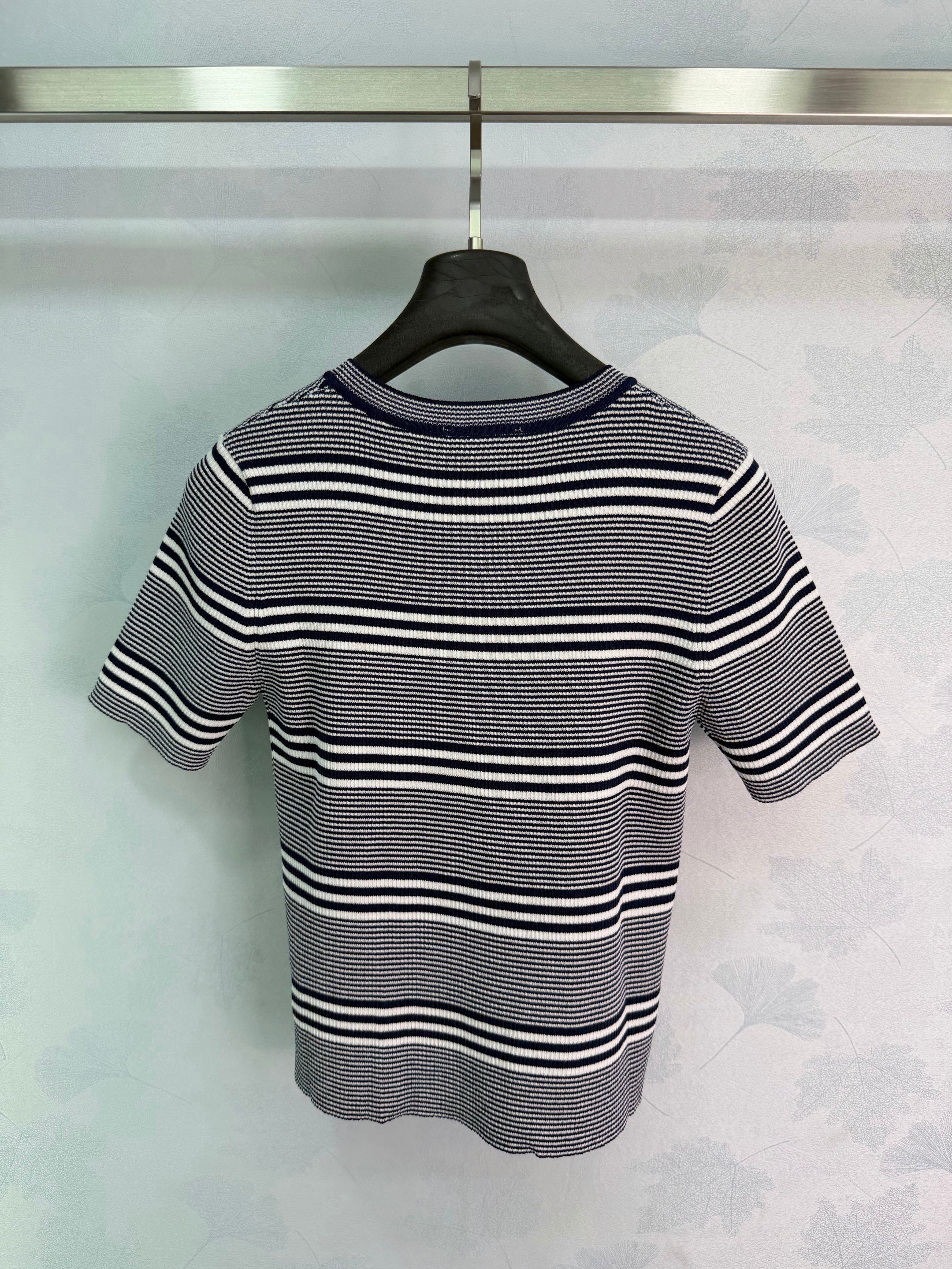 26 New Striped Knit Short-Sleeve T-Shirt