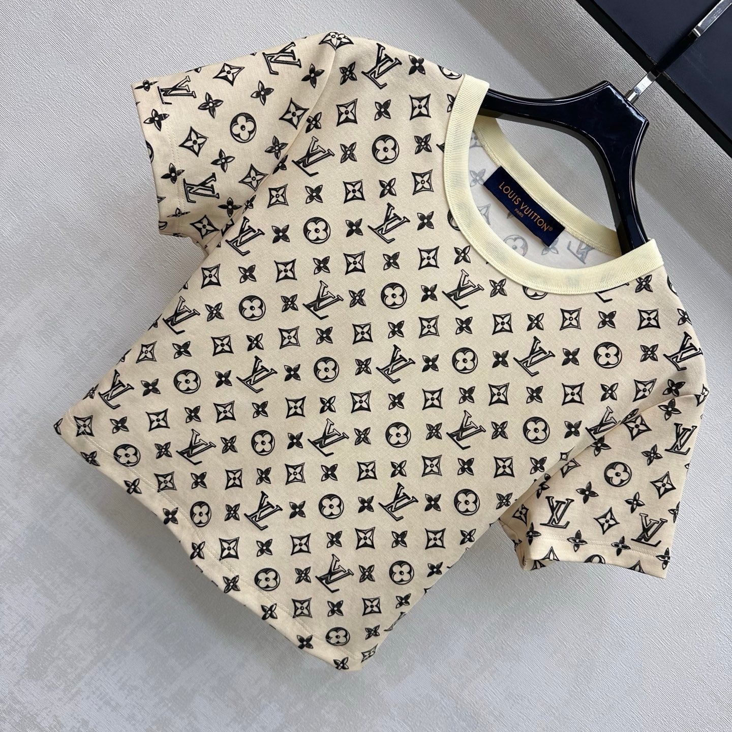26 New Round Neck Printed Short Style