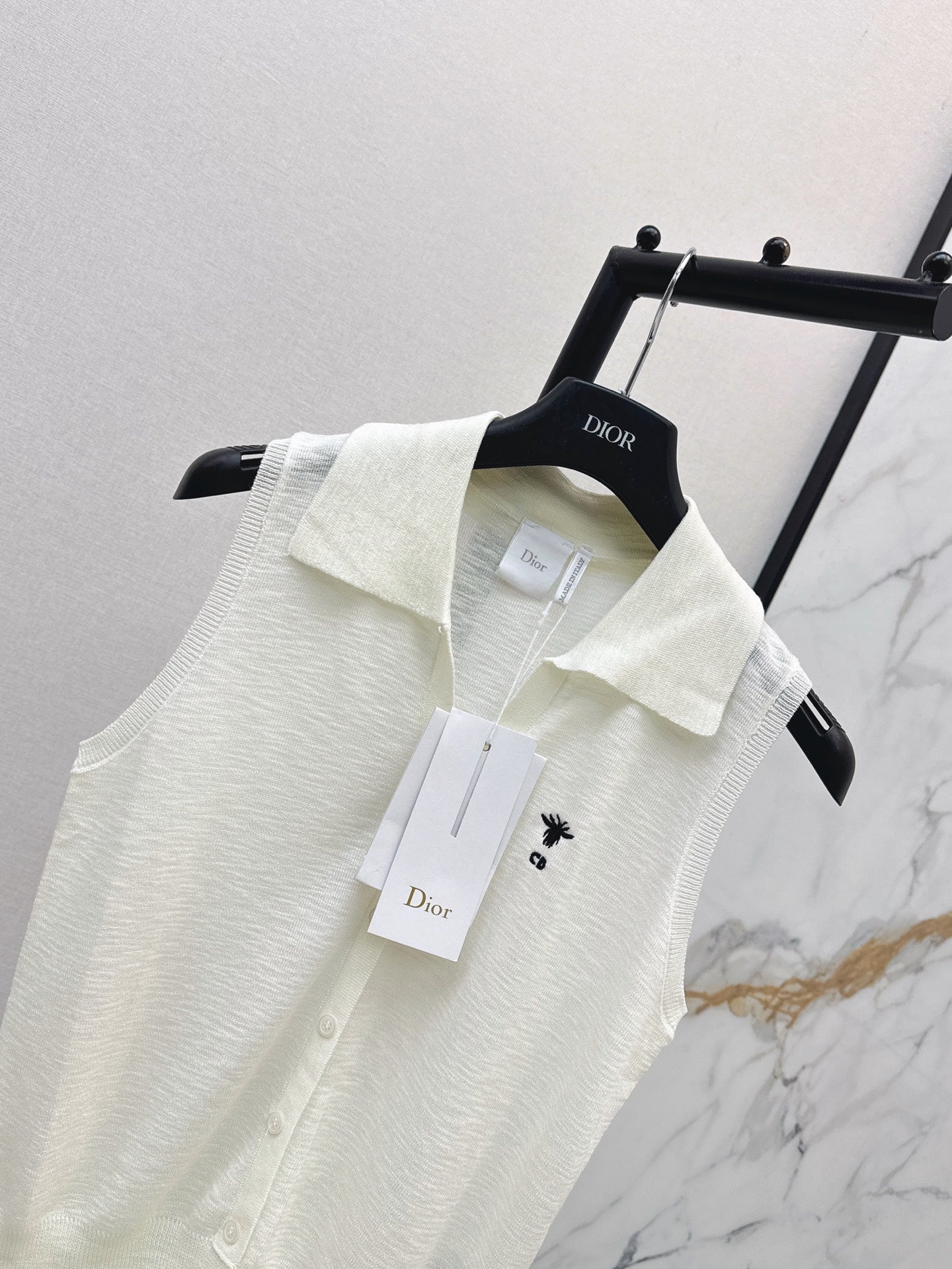 26SS — New Sleeveless Collared Knit Sweater