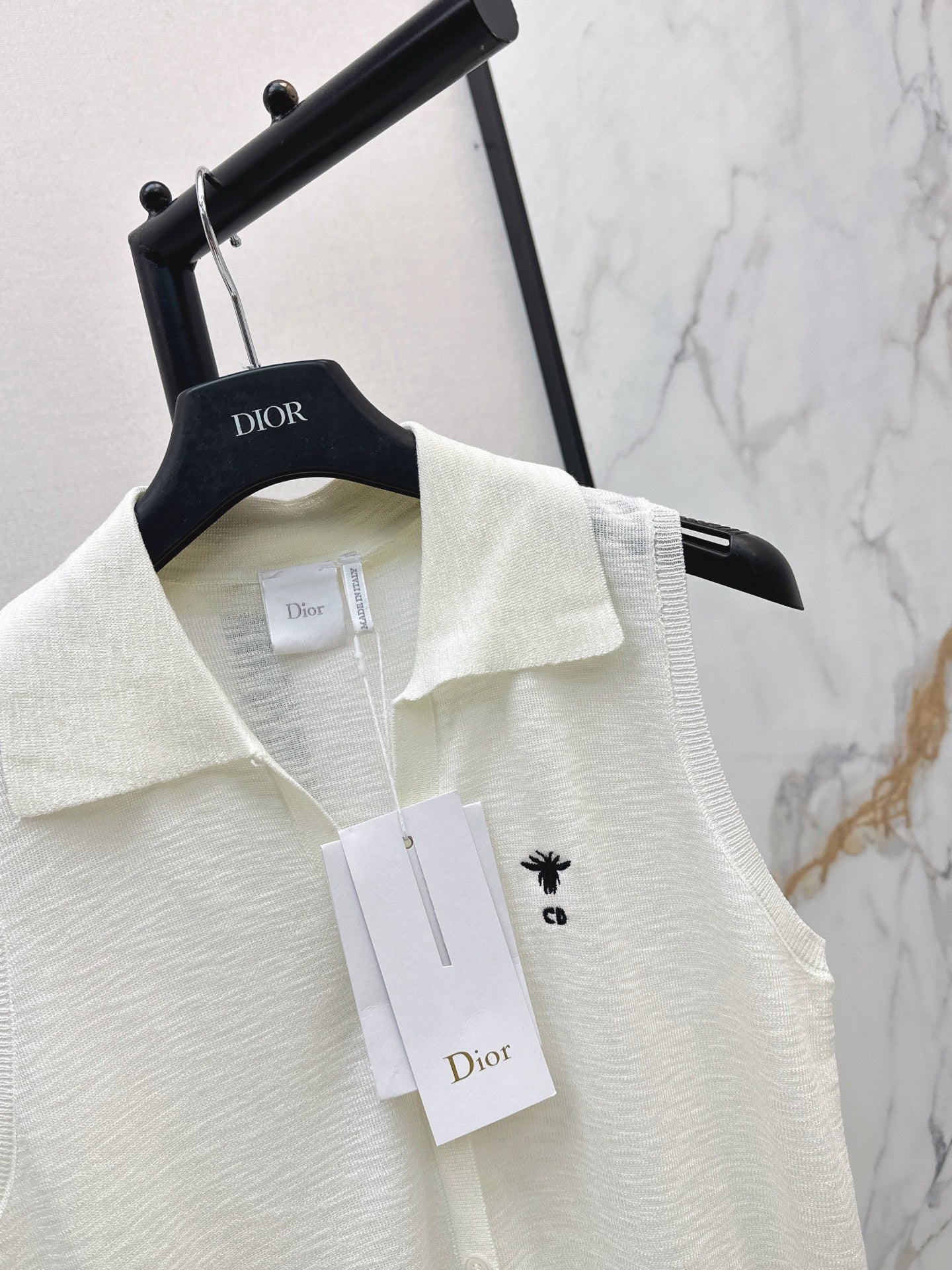 26SS — New Sleeveless Collared Knit Sweater