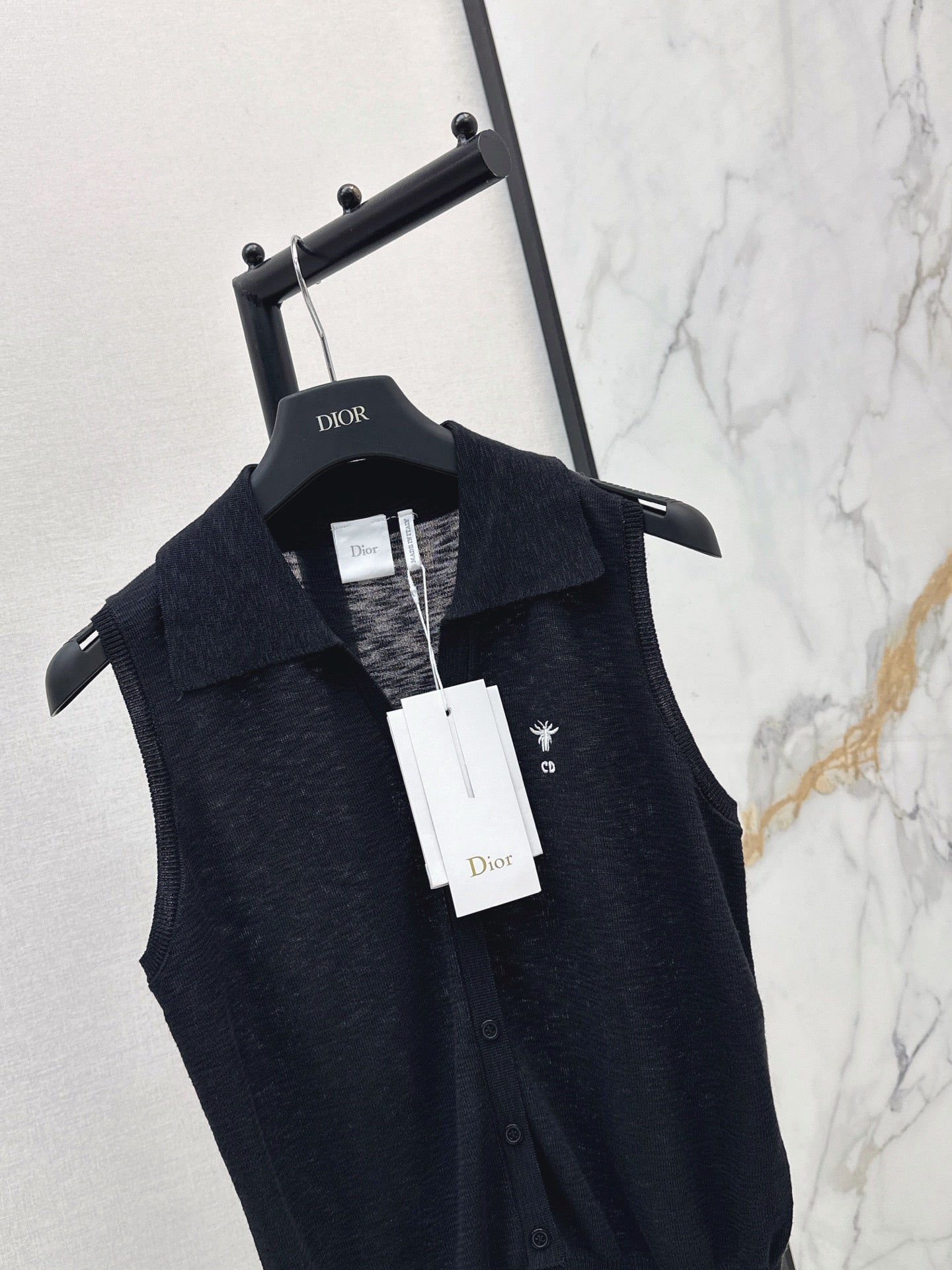 26SS — New Sleeveless Collared Knit Sweater