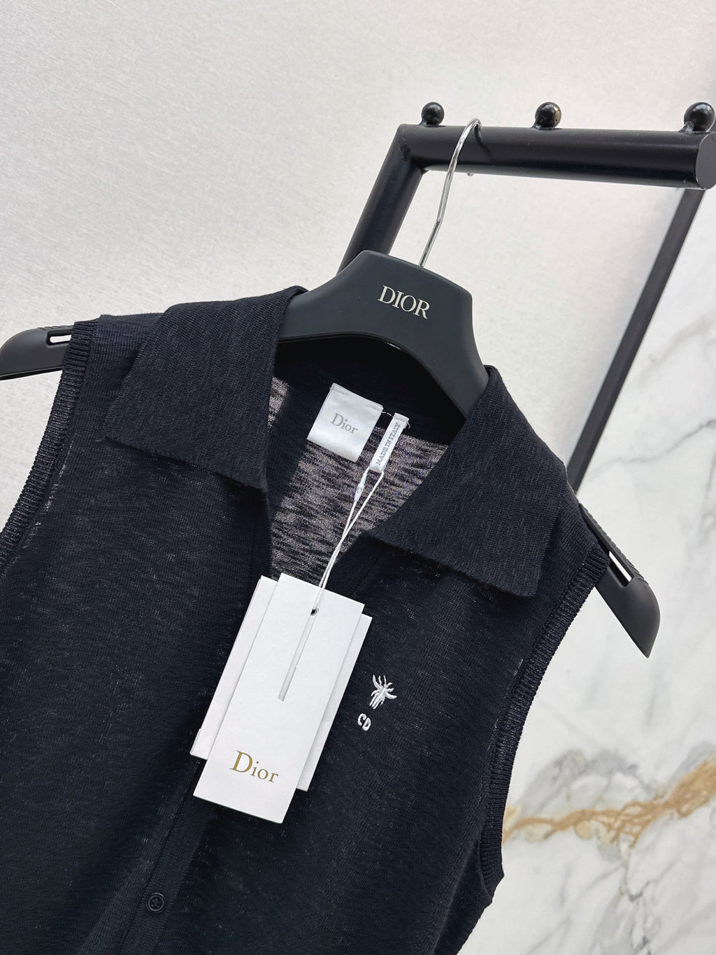 26SS — New Sleeveless Collared Knit Sweater