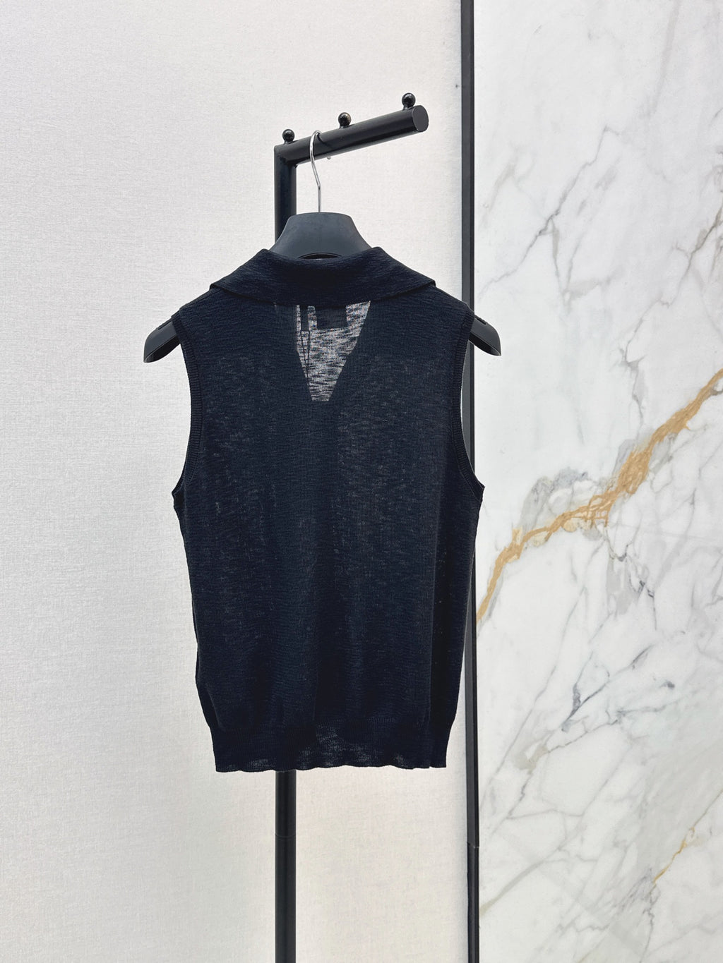 26SS — New Sleeveless Collared Knit Sweater