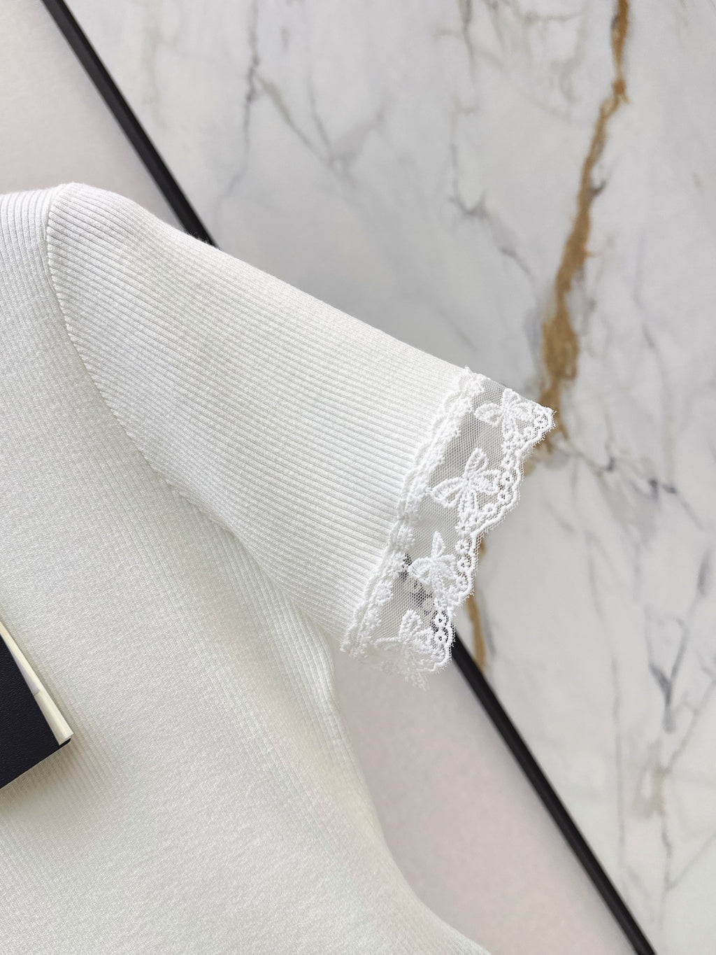 26SS — New Lace-Trimmed Short-Sleeve Top
