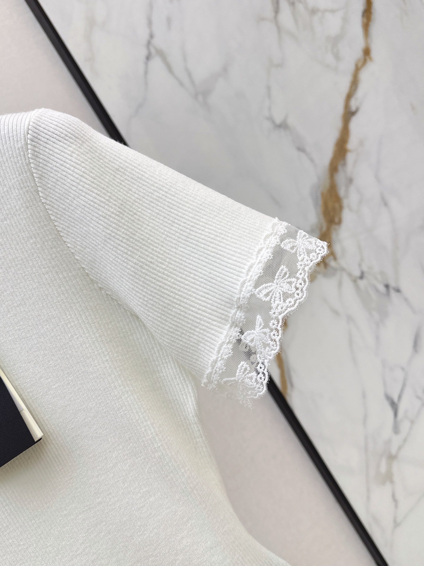 26SS — New Lace-Trimmed Short-Sleeve Top