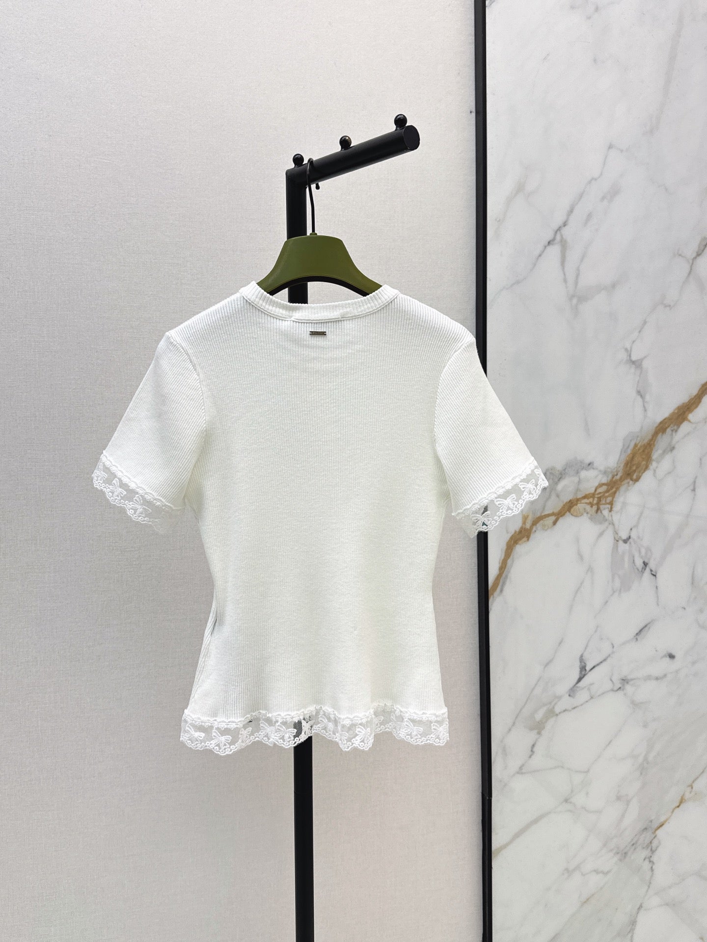 26SS — New Lace-Trimmed Short-Sleeve Top