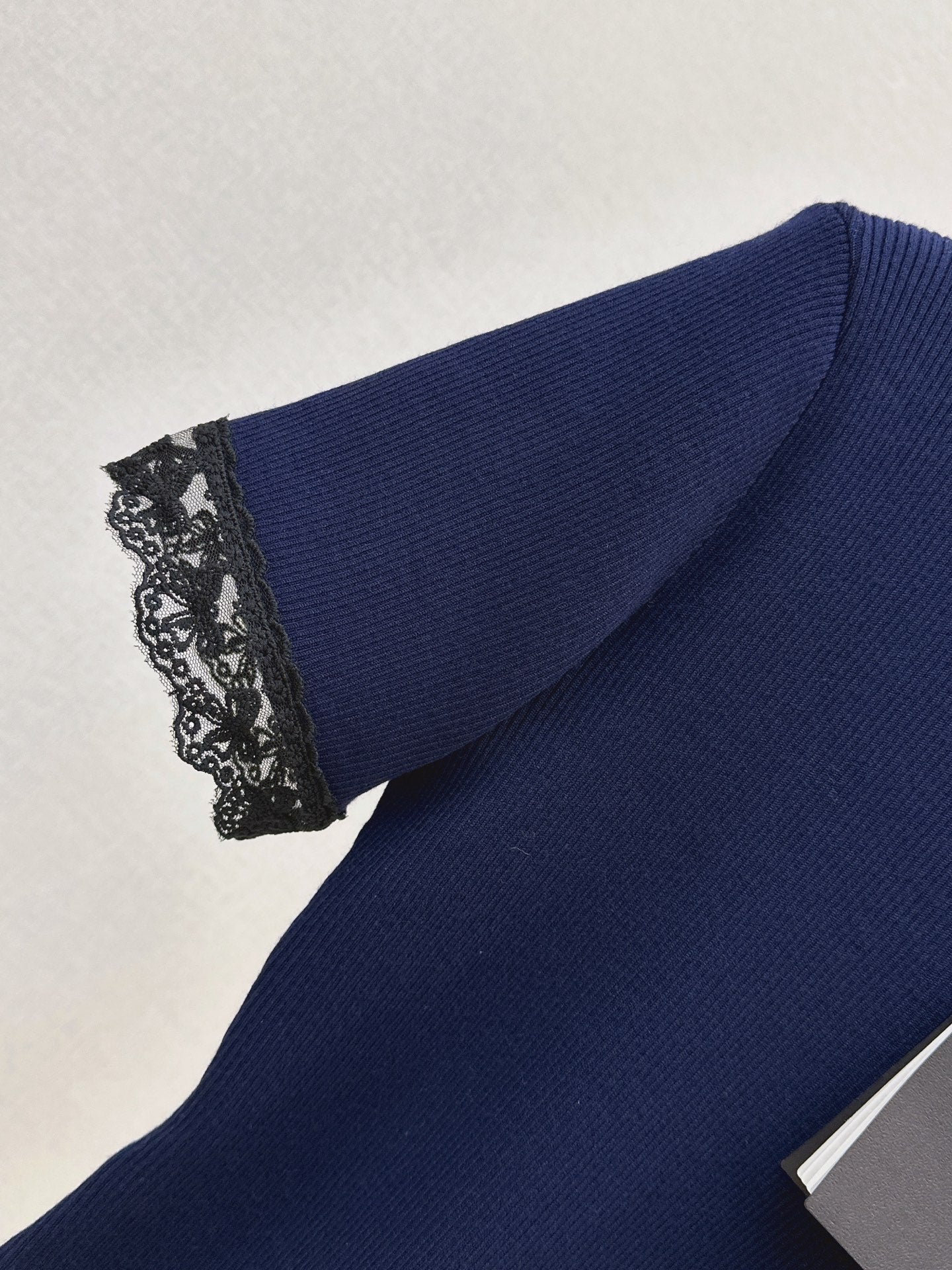 26SS — New Lace-Trimmed Short-Sleeve Top