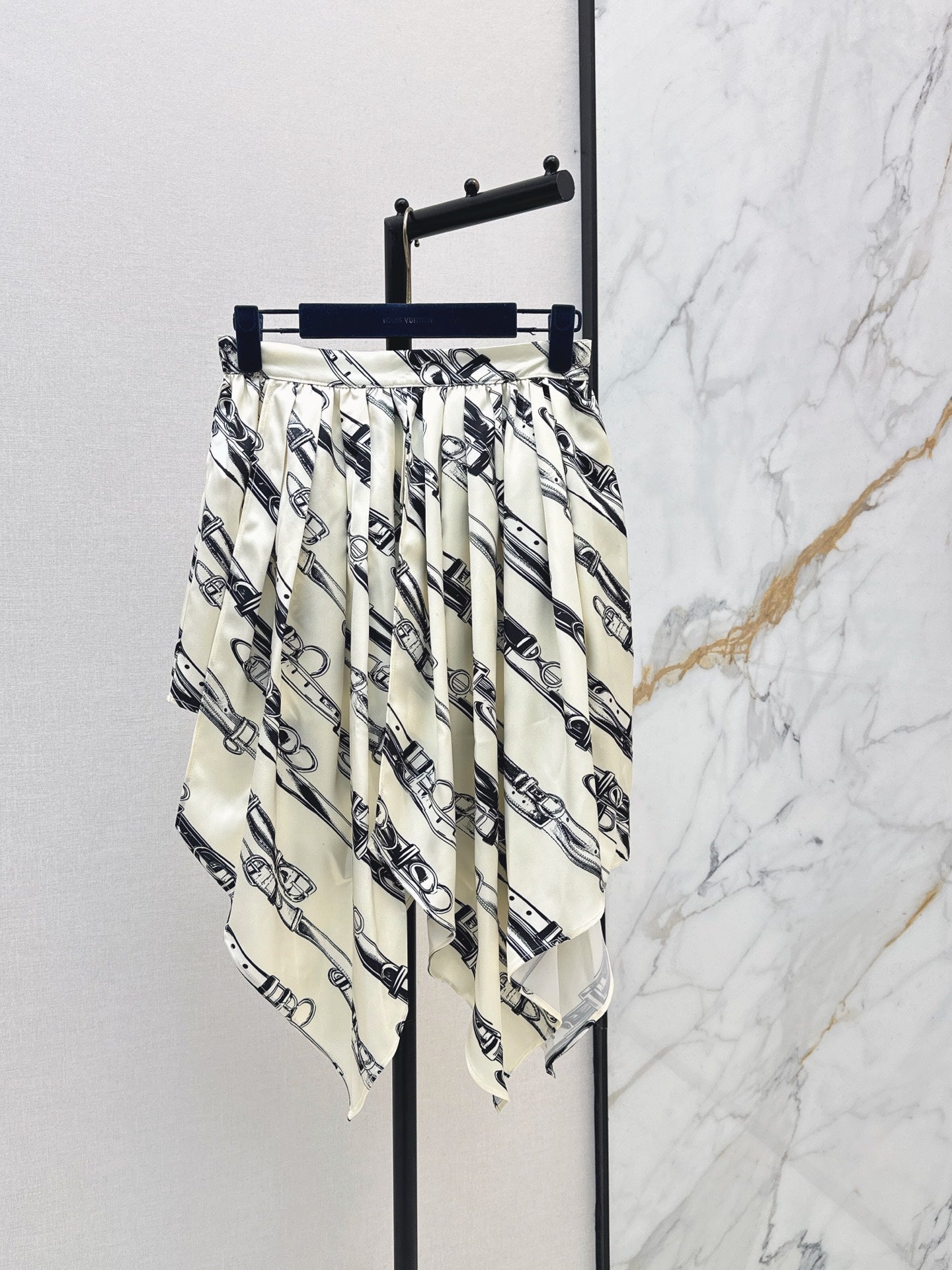 26SS — New Saddle Leather Buckle Printed Irregular Half Skirt