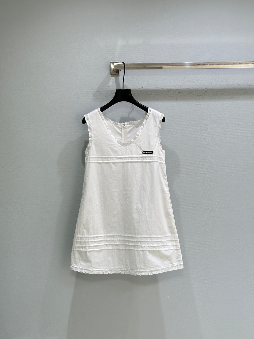 26SS — New V-neck sleeveless A-line dress
