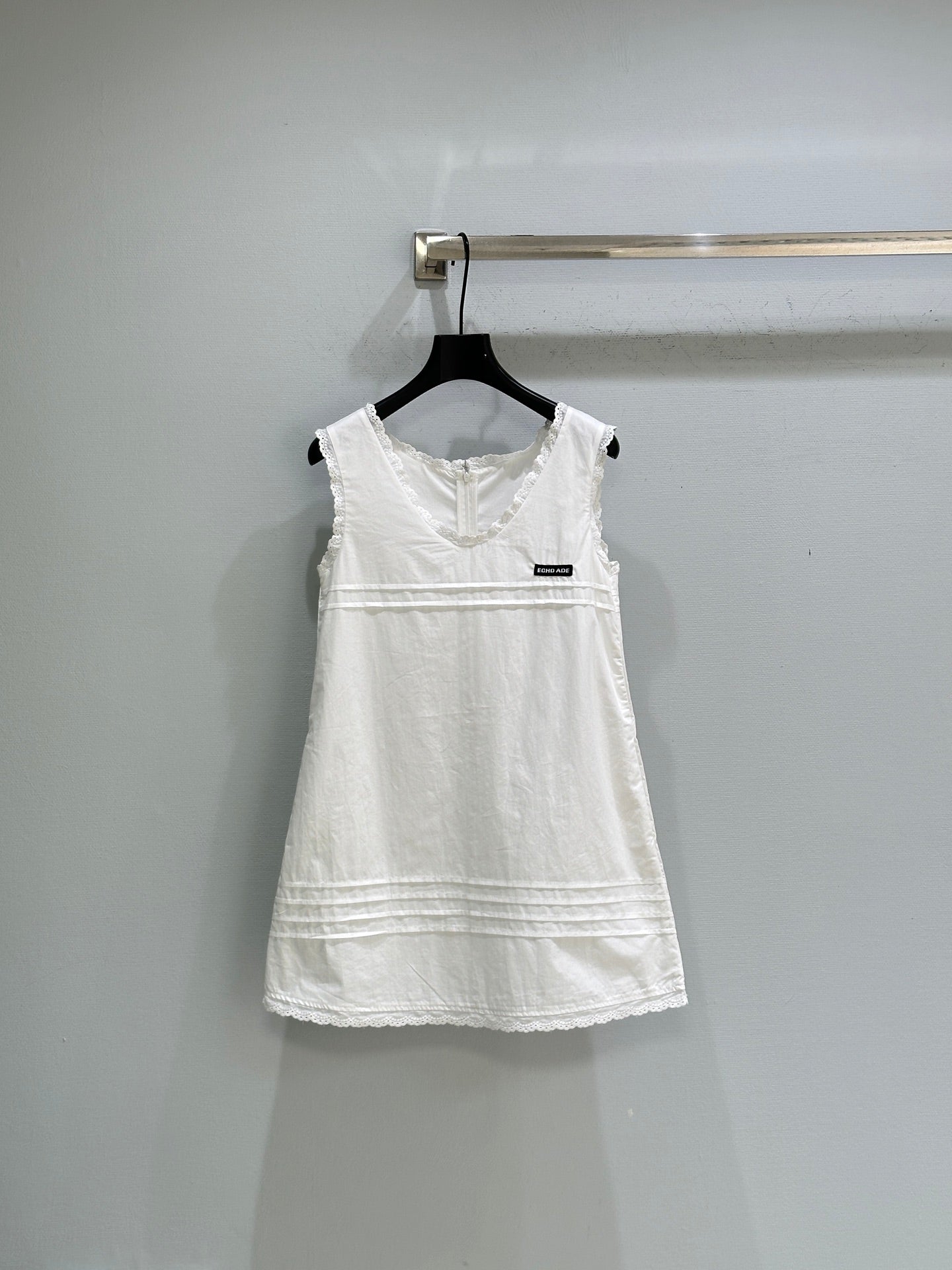 26SS — New V-neck sleeveless A-line dress