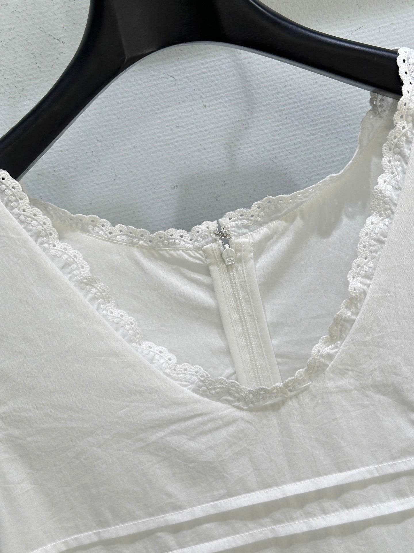 26SS — New V-neck sleeveless A-line dress