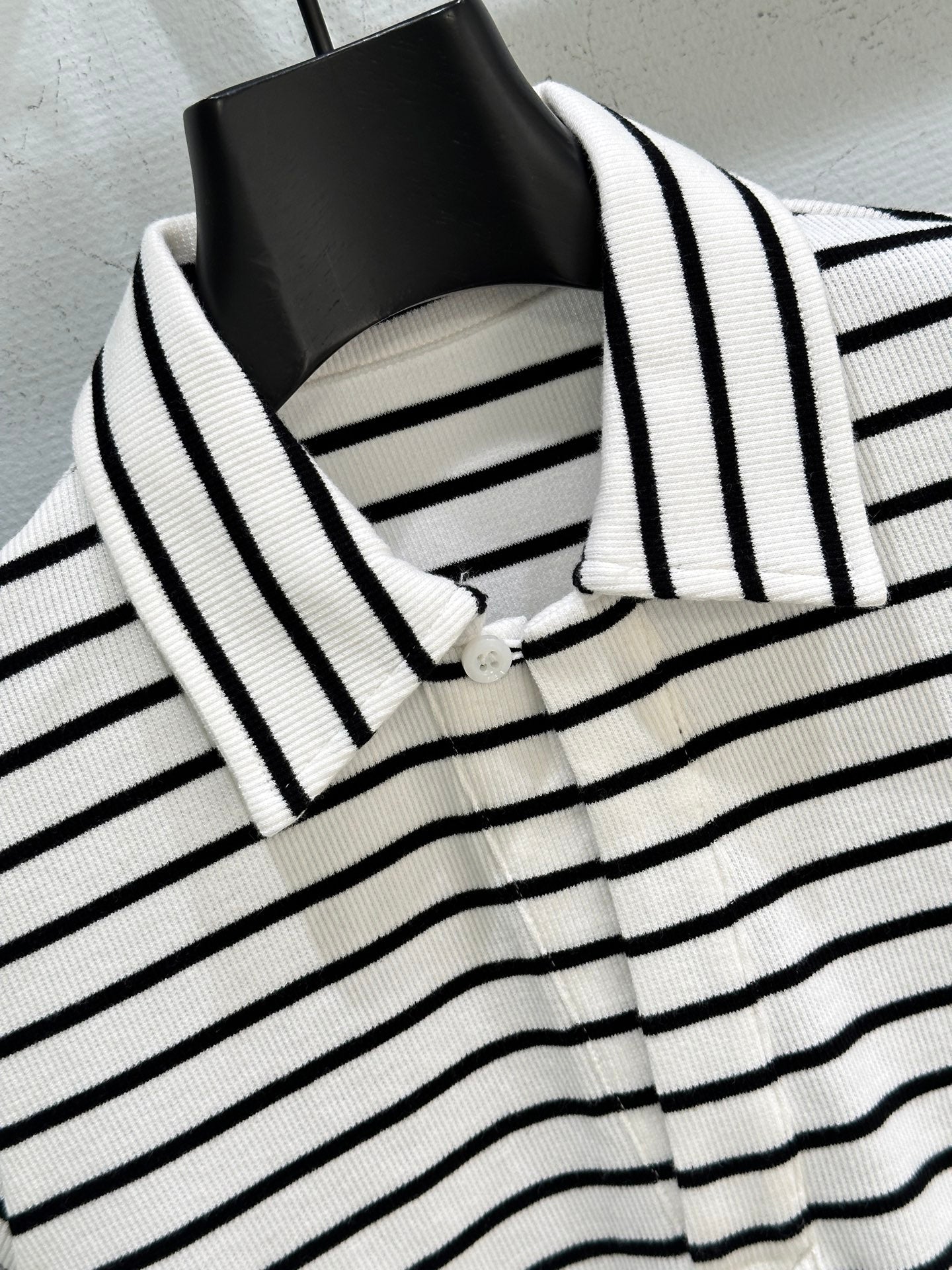 26SS — New Black and White Striped Knit Short-Sleeve T-Shirt