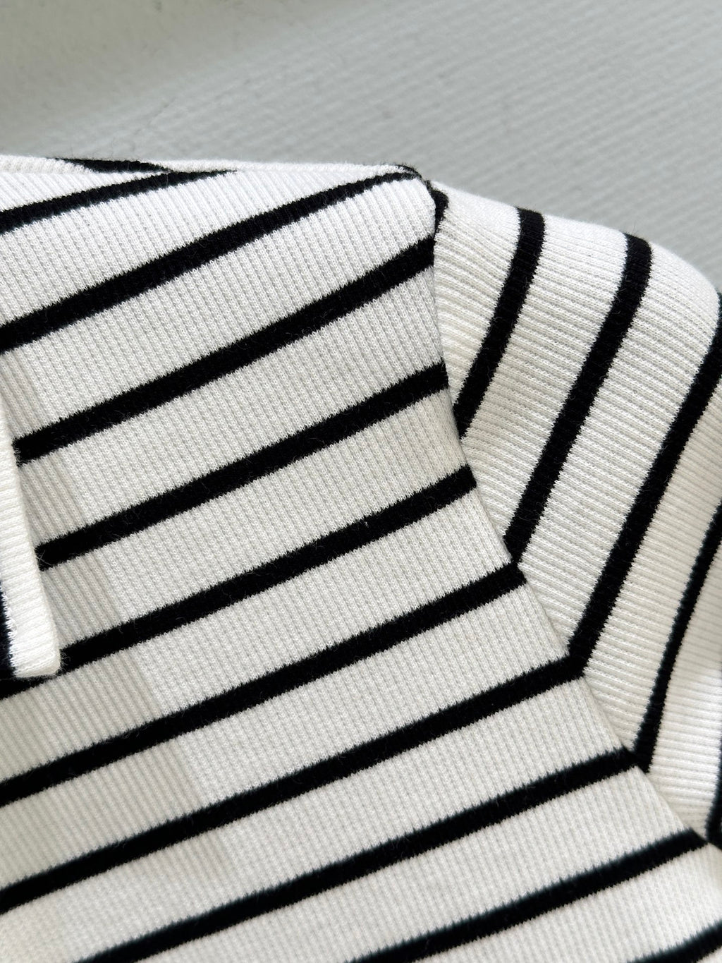 26SS — New Black and White Striped Knit Short-Sleeve T-Shirt