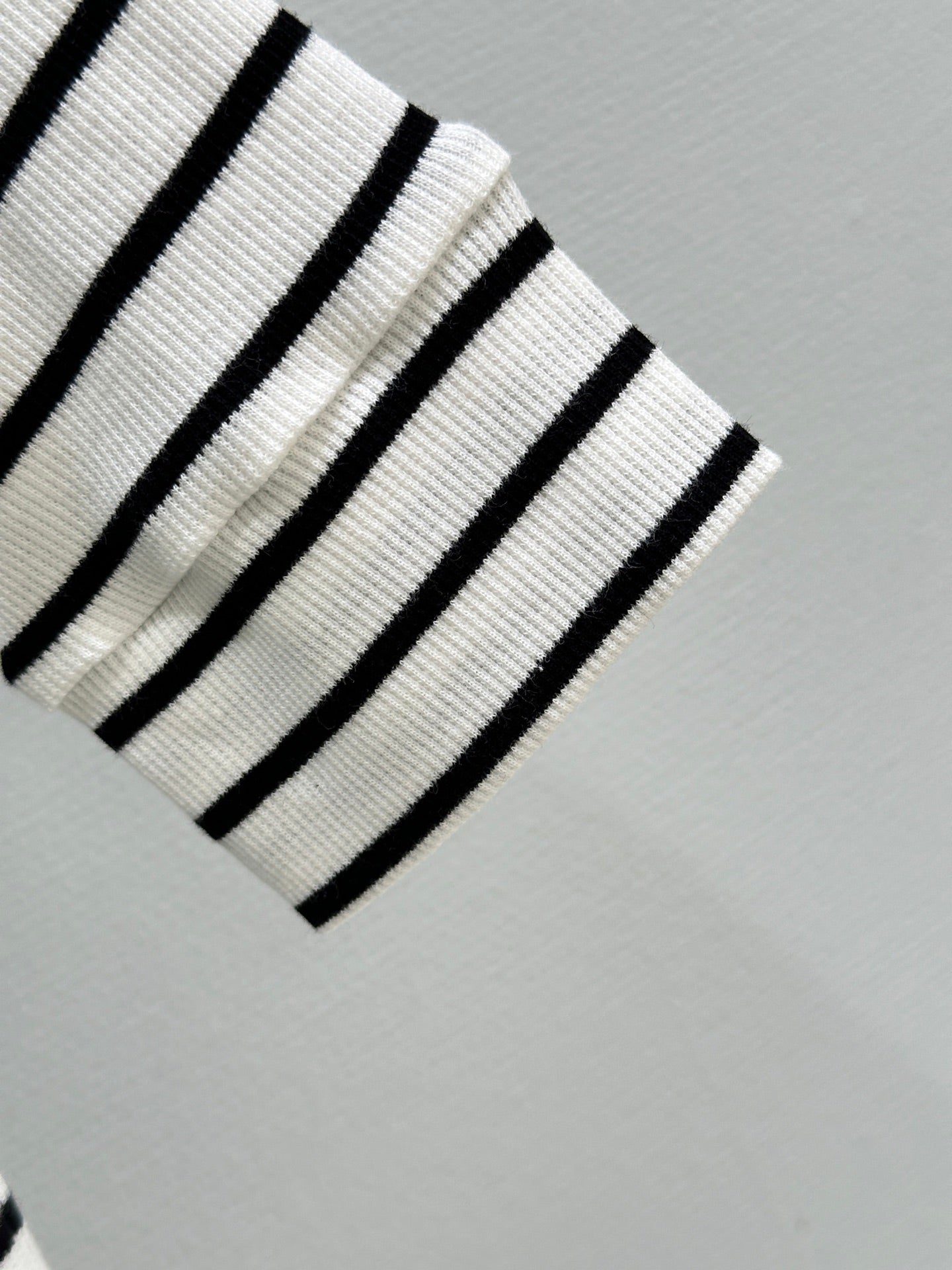 26SS — New Black and White Striped Knit Short-Sleeve T-Shirt