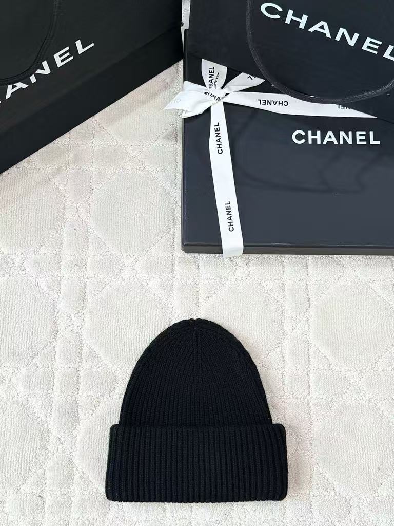 New cashmere beanie