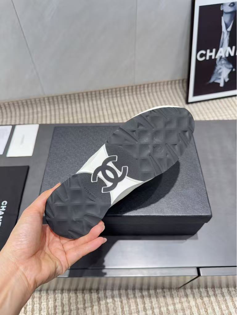 26 NEW Diamond Pattern Training Shoes