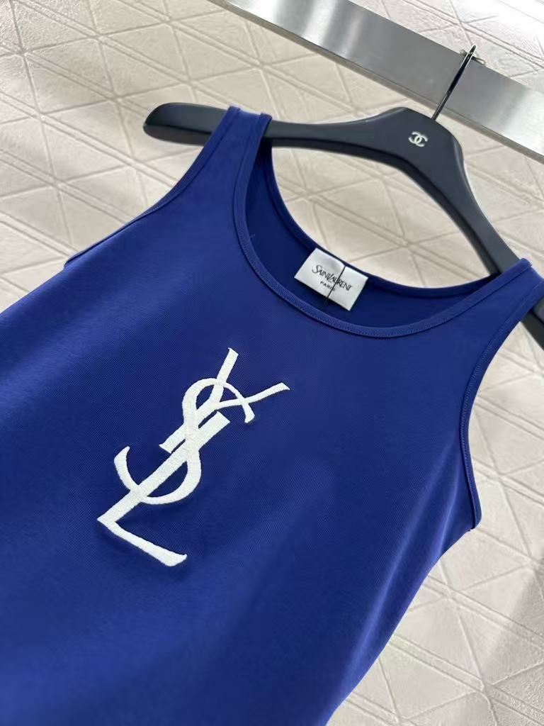 26NEW Slim-fit U-neck vest