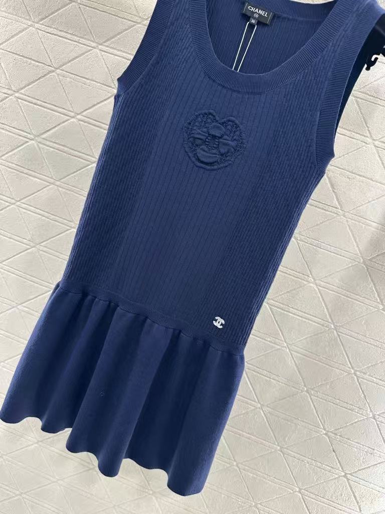 26NEW Camellia Knitted Vest Dress