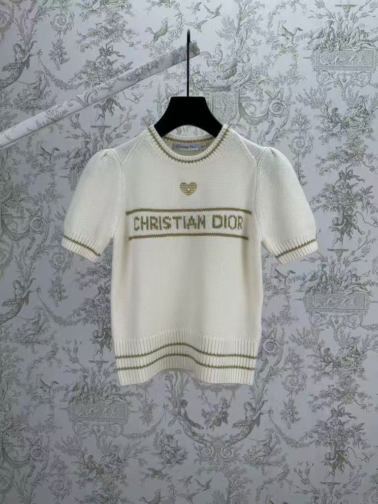 26NEW Embroidered Knit Short Sleeve