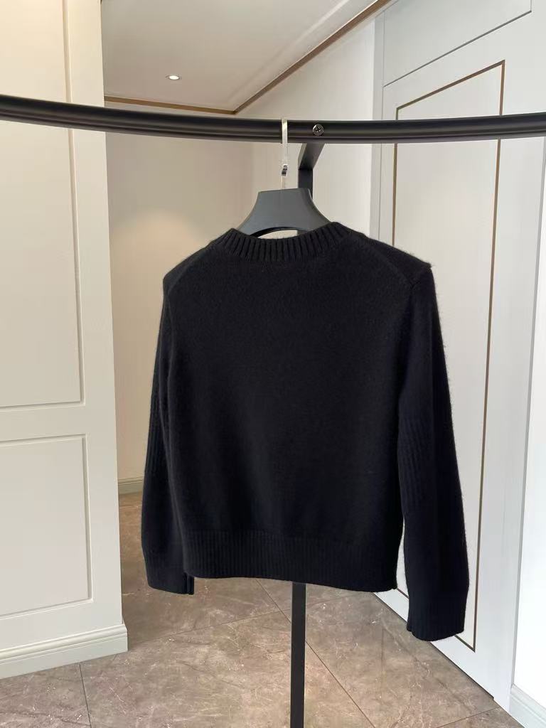 Backpack button cashmere knit sweater