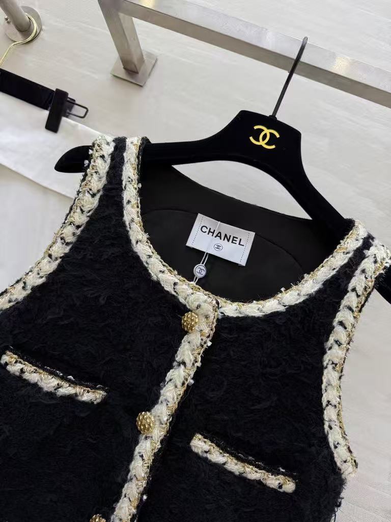Heavy-duty vest dress