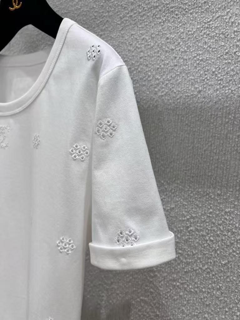 New style, round neck short-sleeved top with openwork floral embroidery