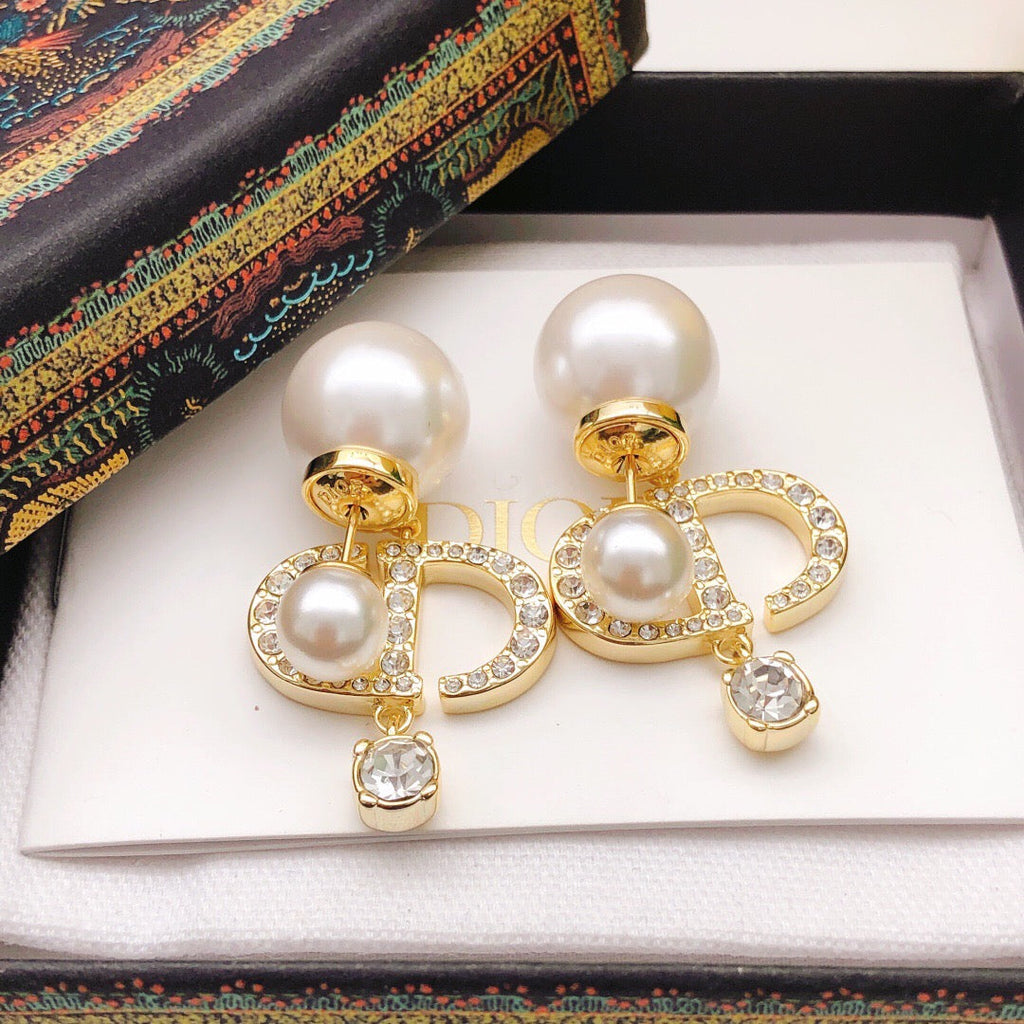 25FW NEW Pearl Stud Earrings with Dangling Diamonds