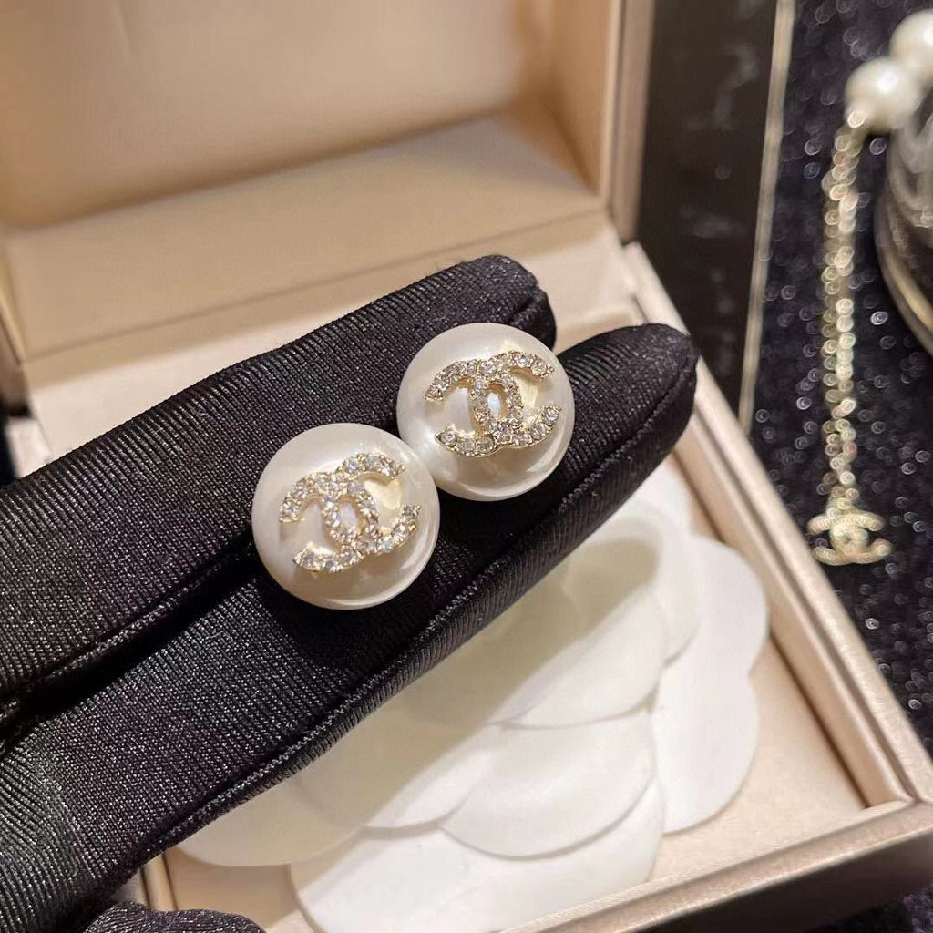 25FW NEW Snowflake Crystal Pearl Stud Earrings