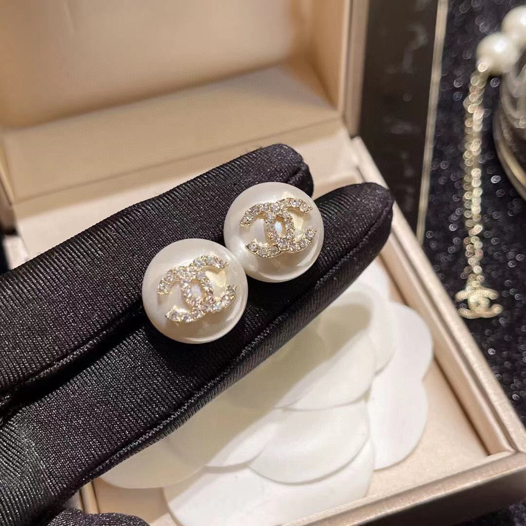 25FW NEW Snowflake Crystal Pearl Stud Earrings
