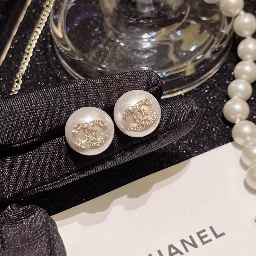 25FW NEW Snowflake Crystal Pearl Stud Earrings