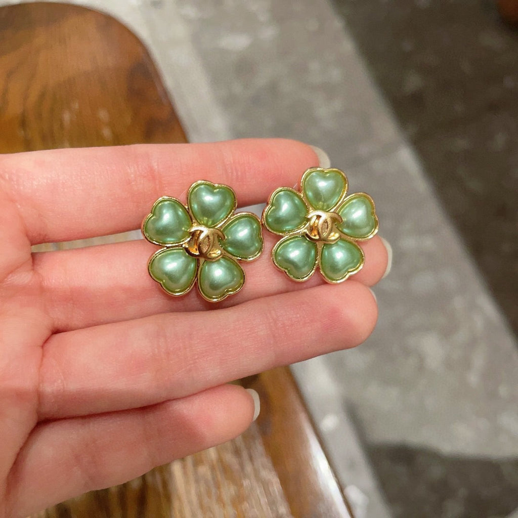 25FW NEW Exquisite Flower Stud Earrings